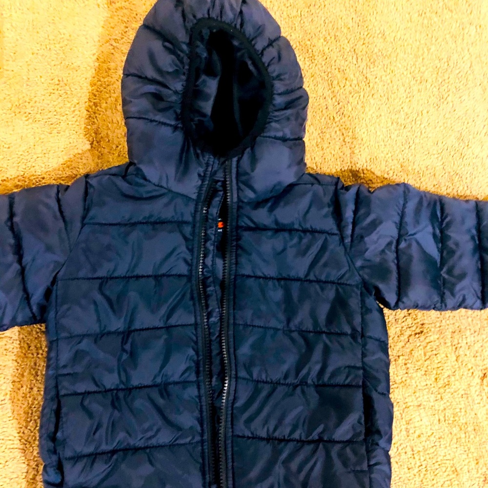 Navy puffered jacket